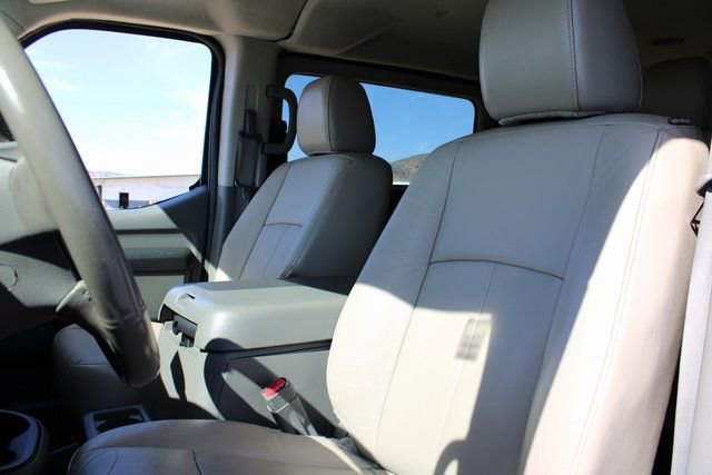 Used 2016 Nissan NV 3500 SL RWD image 16