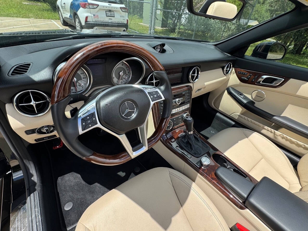 Used 2013 Mercedes-Benz SLK 250 image 21