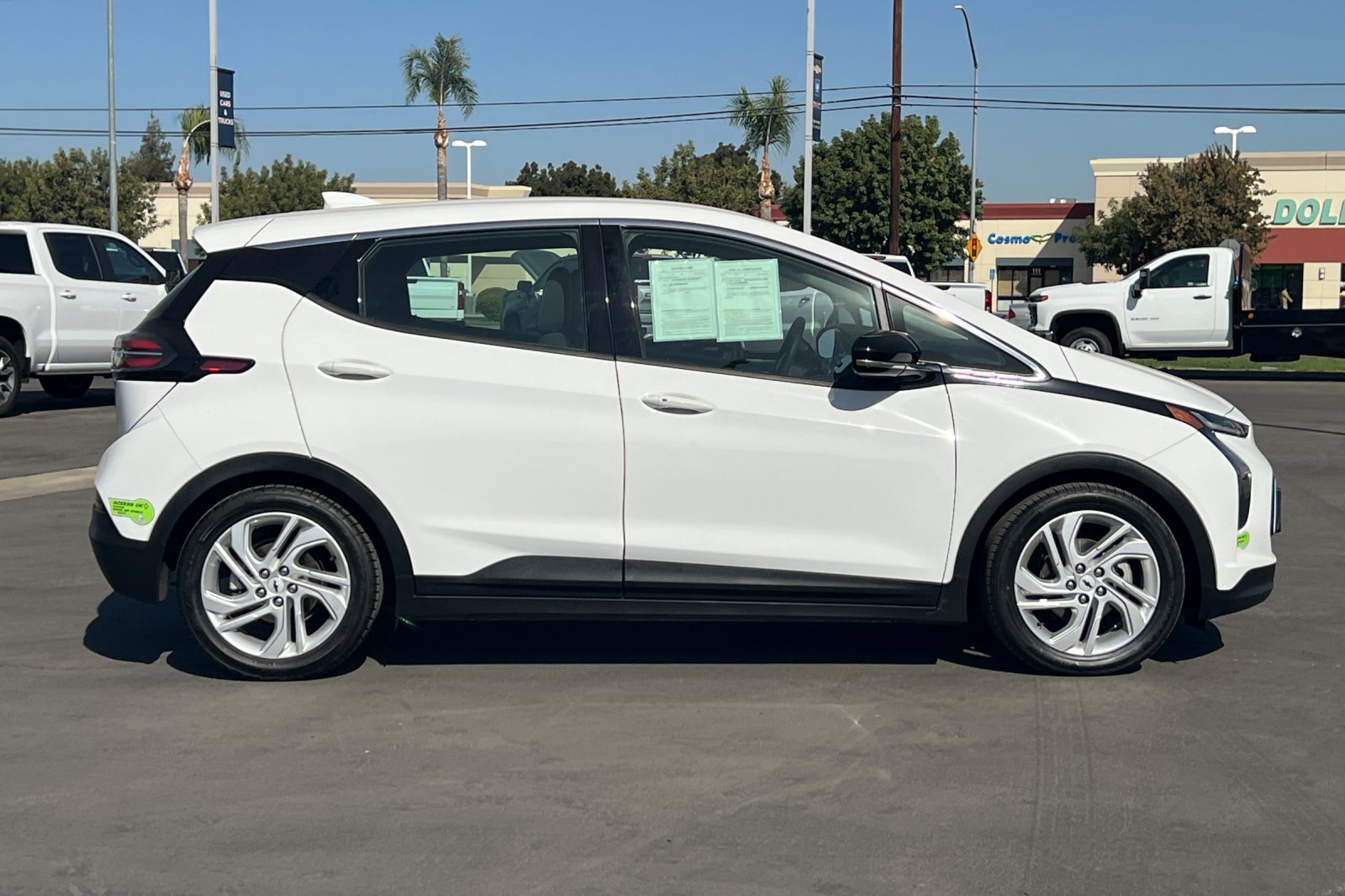 Used 2023 Chevrolet Bolt LT FWD image 3