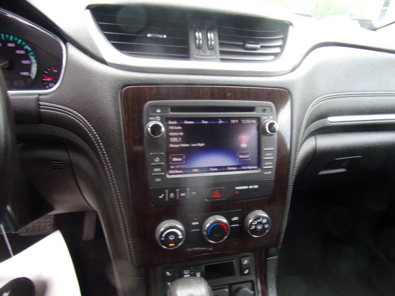 Used 2017 Chevrolet Traverse LT w/ Style and Technology Package AWD/4WD image 26