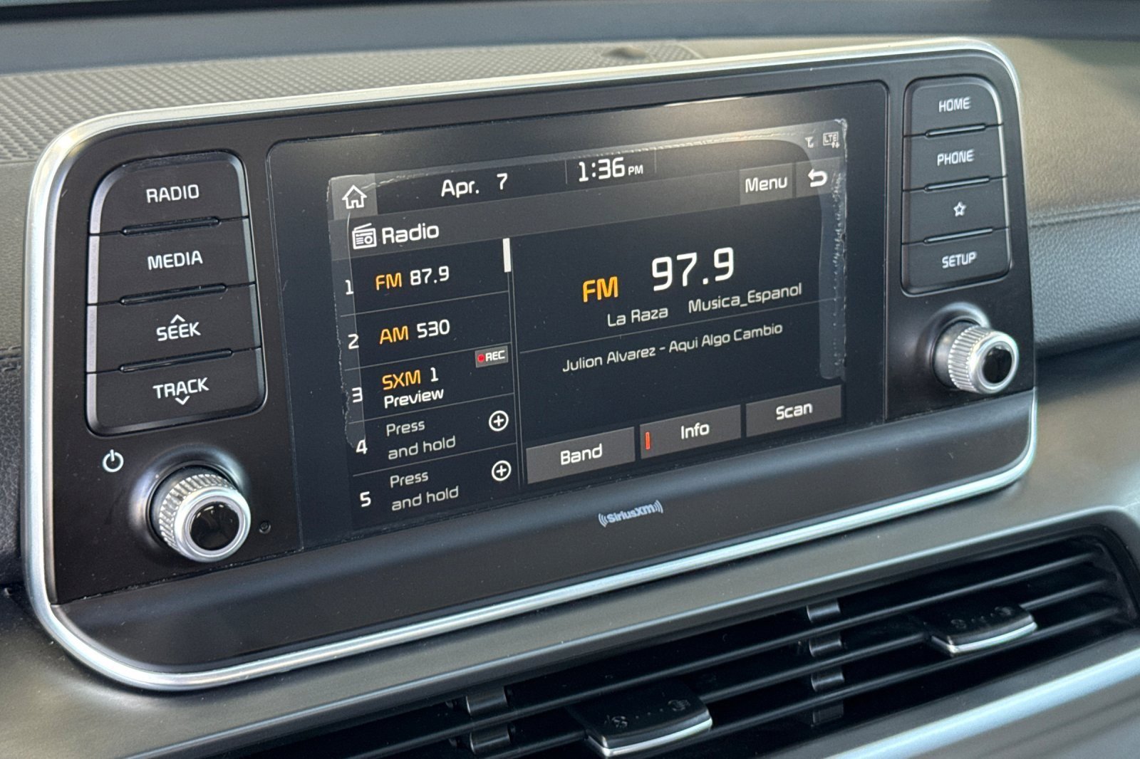 Used 2020 Kia Telluride S w/ S 8 Passenger Seating Package FWD image 18