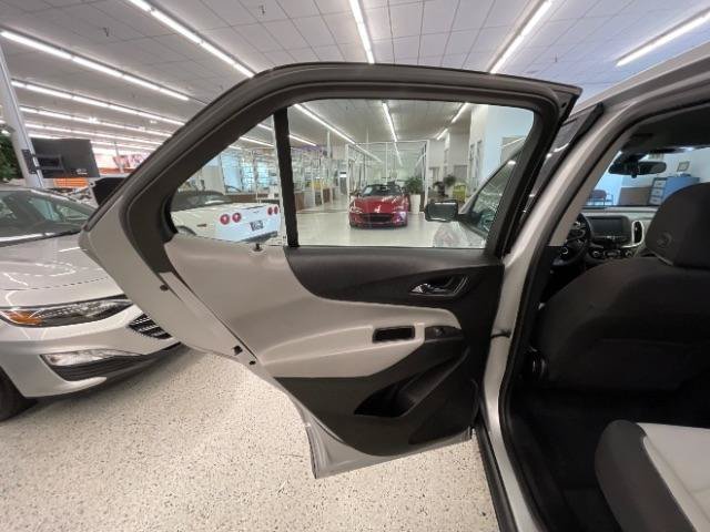 Used 2018 Chevrolet Equinox LS FWD image 30