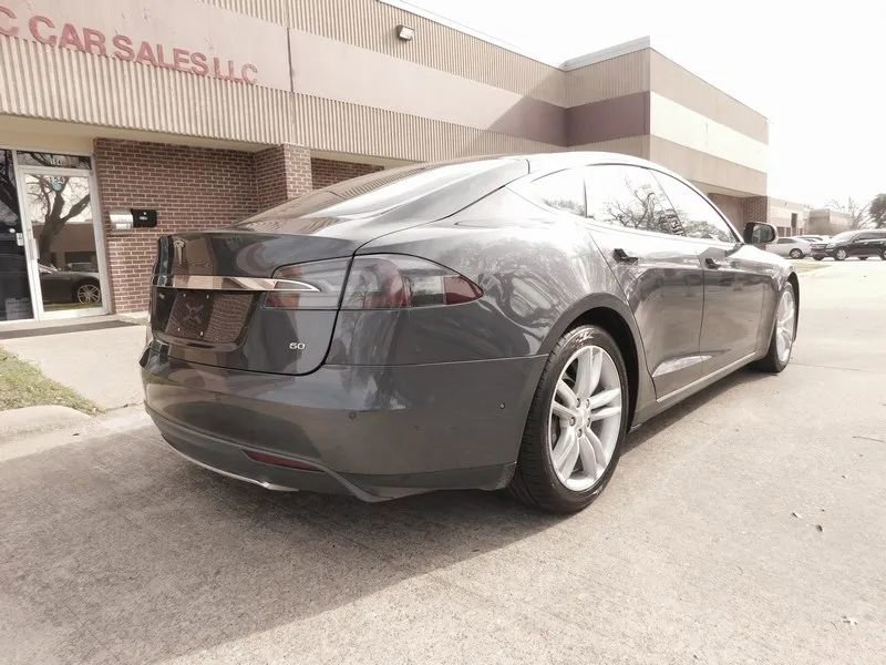 Used 2015 Tesla Model S 60 image 2