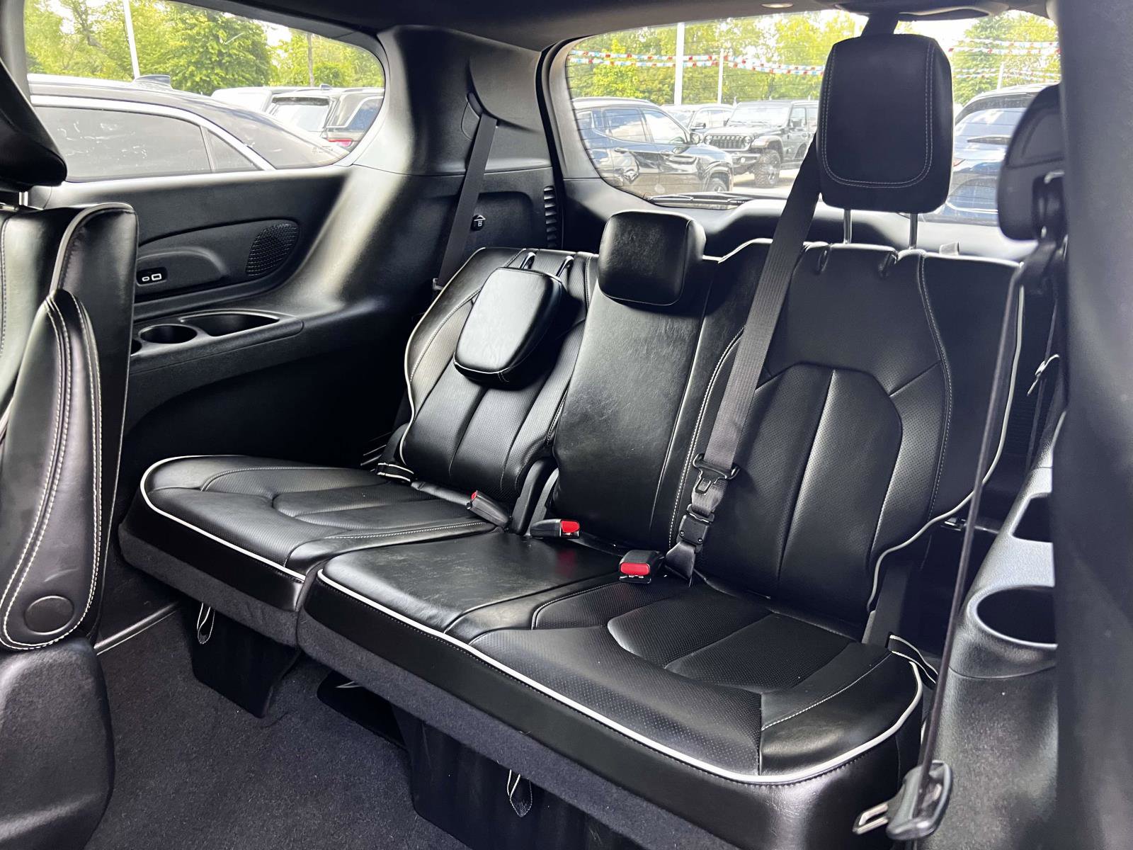 Used 2022 Chrysler Pacifica Limited w/ S Appearance Package image 30