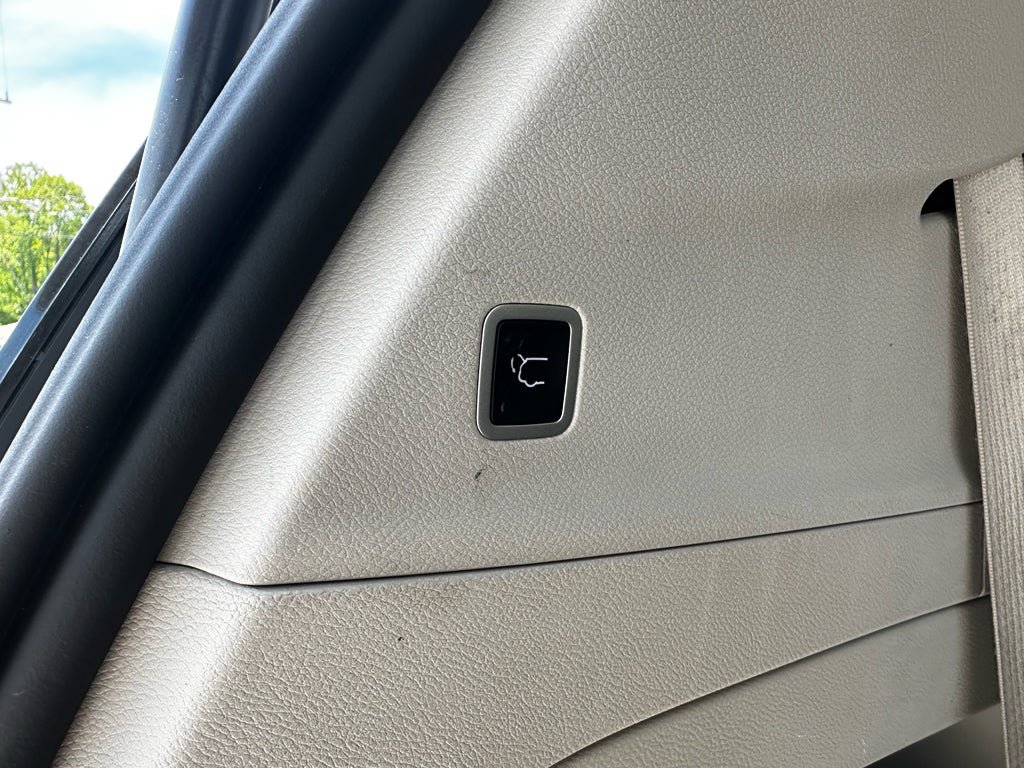 Used 2023 Chrysler Voyager LX FWD image 27