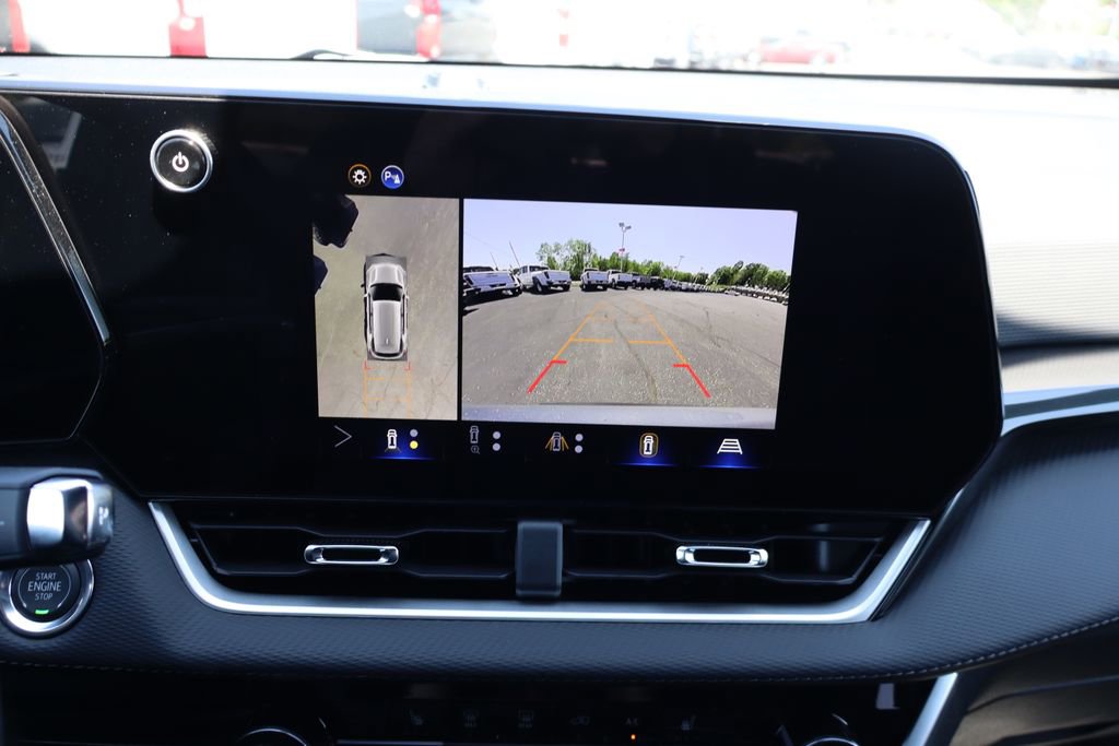 New 2026 Chevrolet Equinox LT w/ Safety and Technology Package FWD image 12
