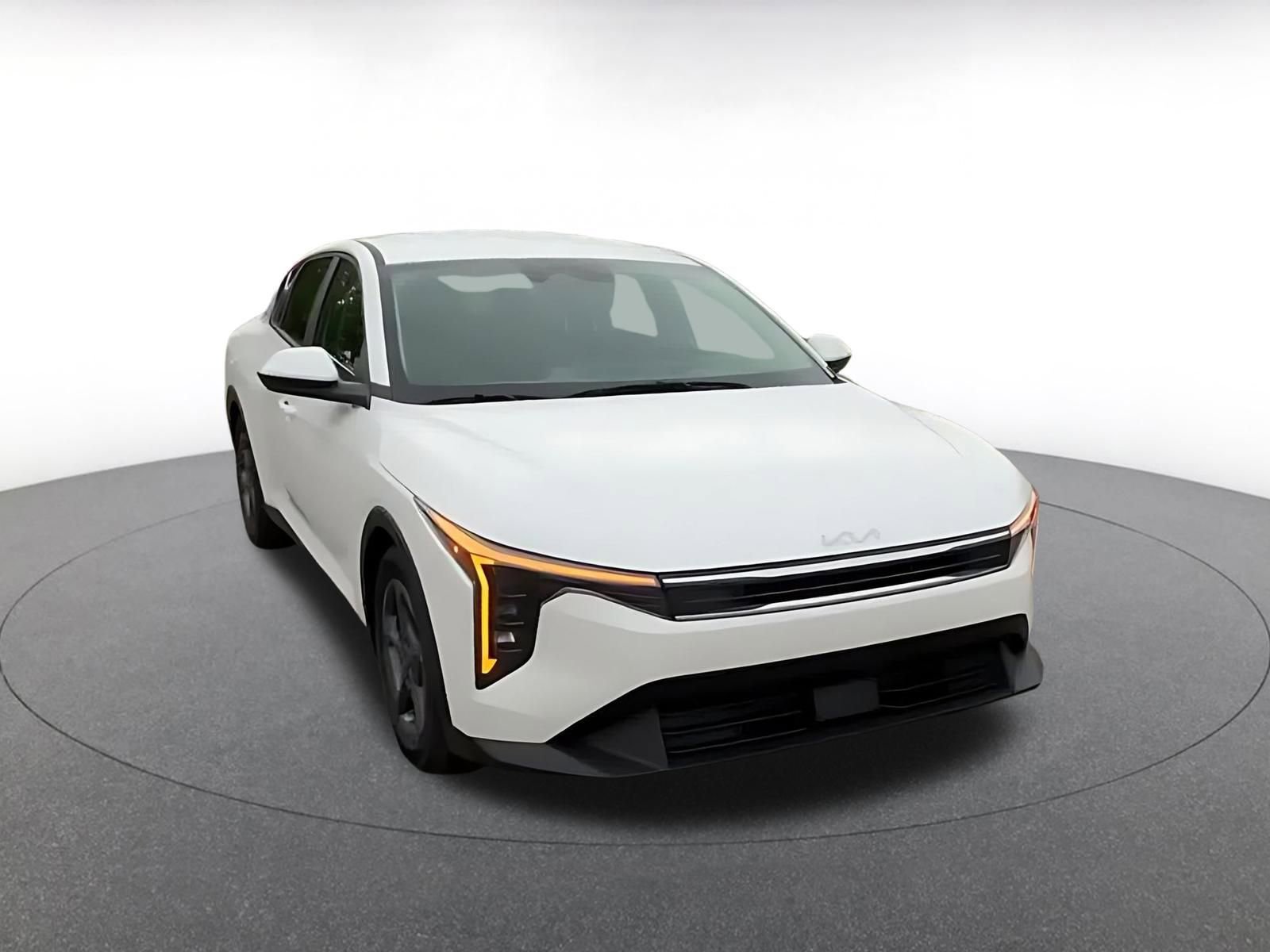 Used 2025 Kia K4 FWD image 3