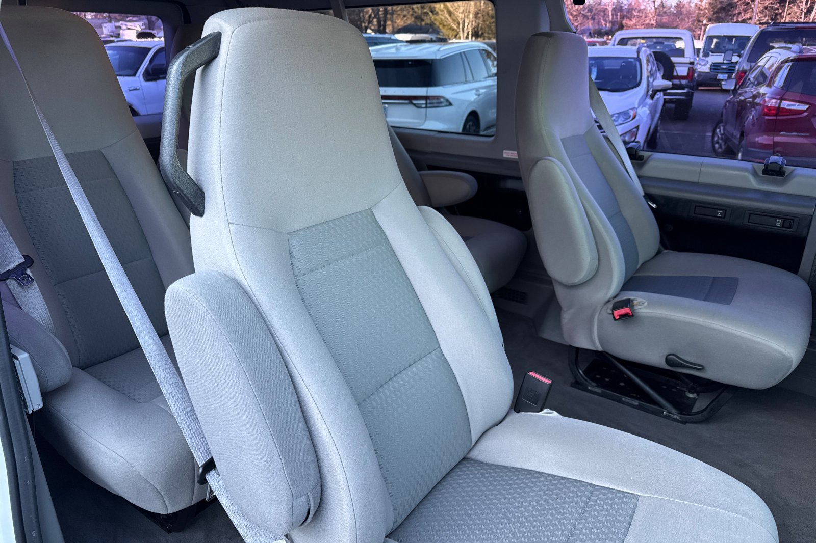 Used 2012 Ford E-150 and Econoline 150 XLT image 12