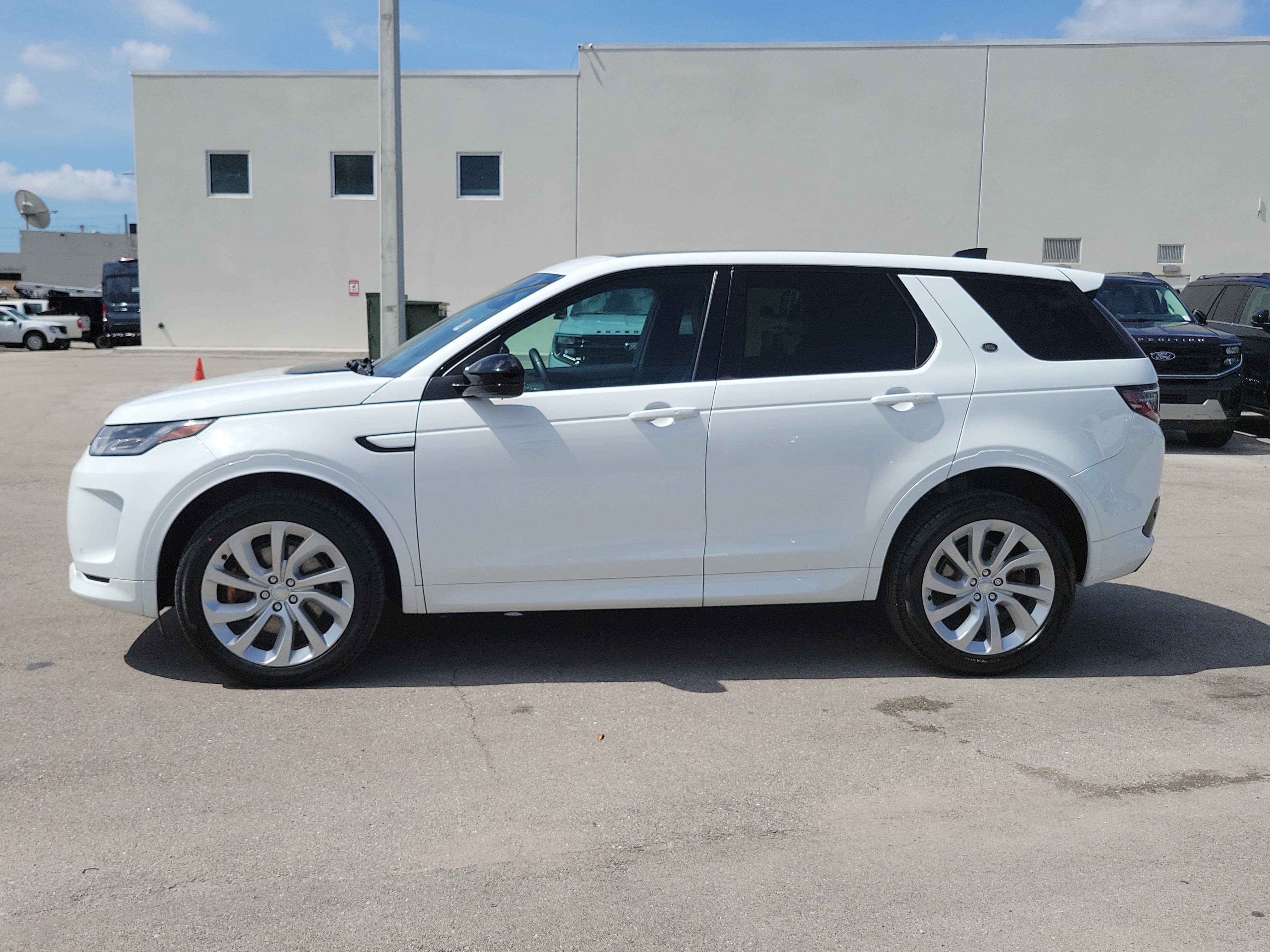 Used 2023 Land Rover Discovery Sport S R-Dynamic AWD/4WD image 8