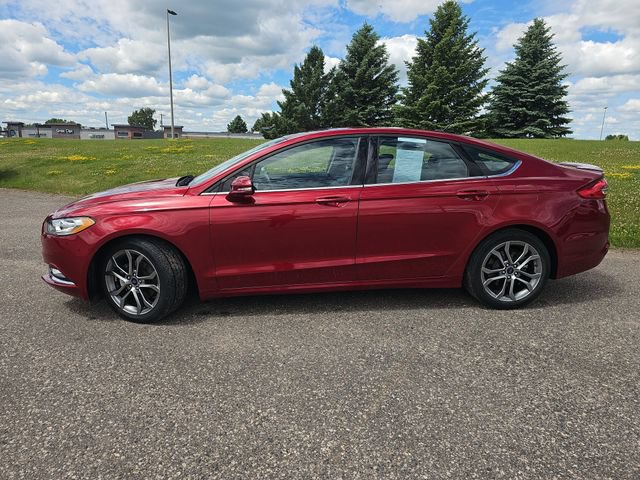 Used 2017 Ford Fusion SE w/ Equipment Group 201A FWD image 2