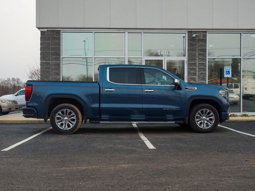 Used 2024 GMC Sierra 1500 Denali AWD/4WD image 2