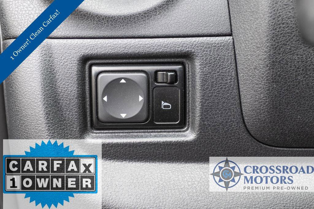 Used 2016 Nissan Versa Note SV image 21