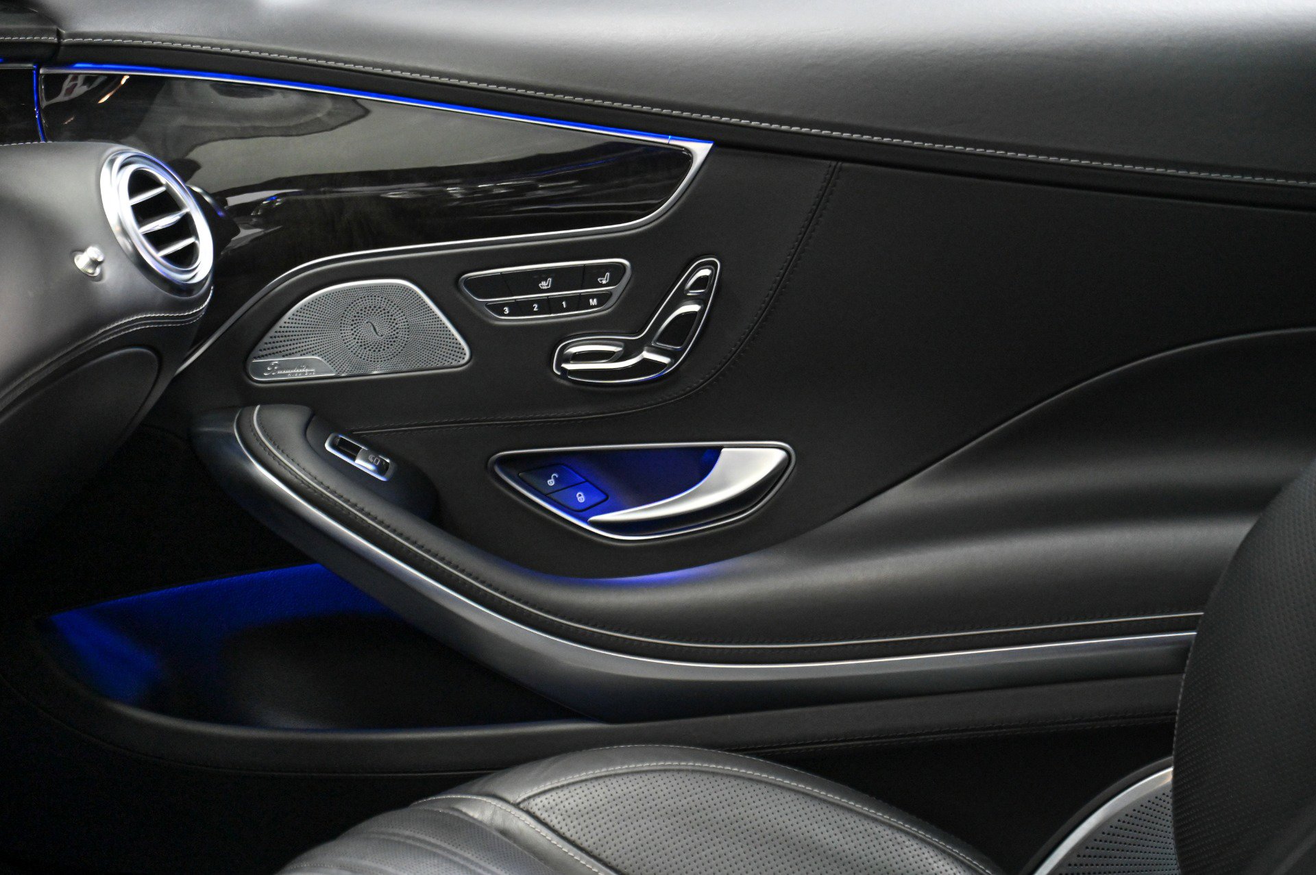 Used 2016 Mercedes-Benz S 63 AMG 4MATIC Coupe image 27