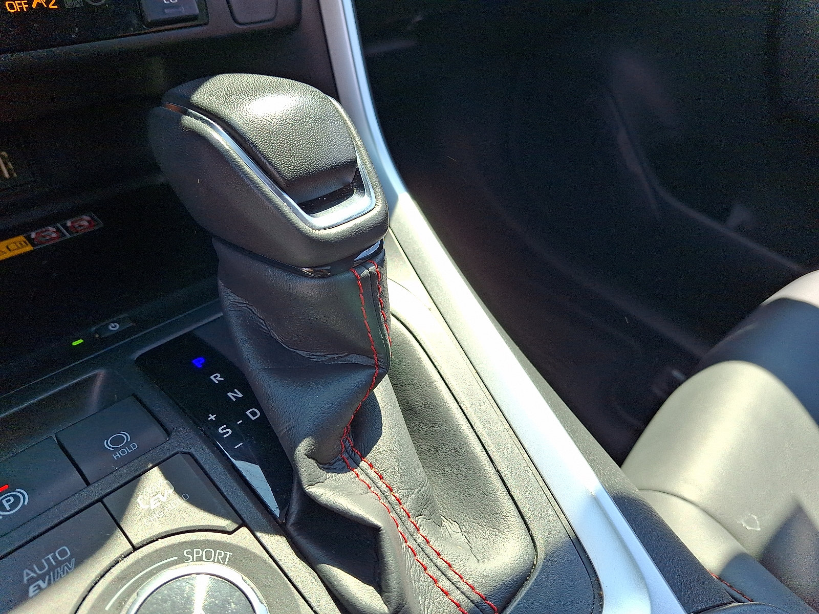 Used 2023 Toyota RAV4 XSE w/ Weather Package AWD/4WD image 16