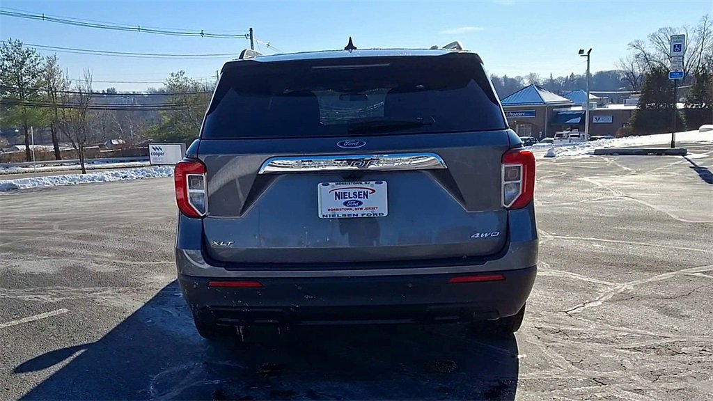 Certified 2023 Ford Explorer XLT image 7