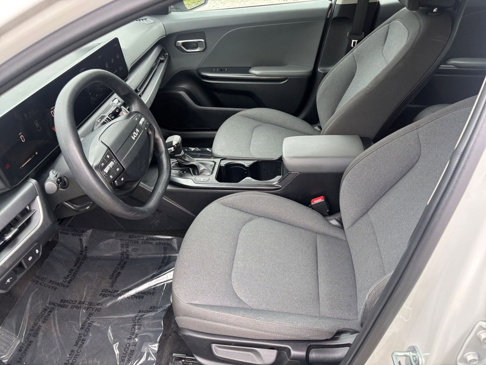 Used 2025 Kia K4 FWD image 29