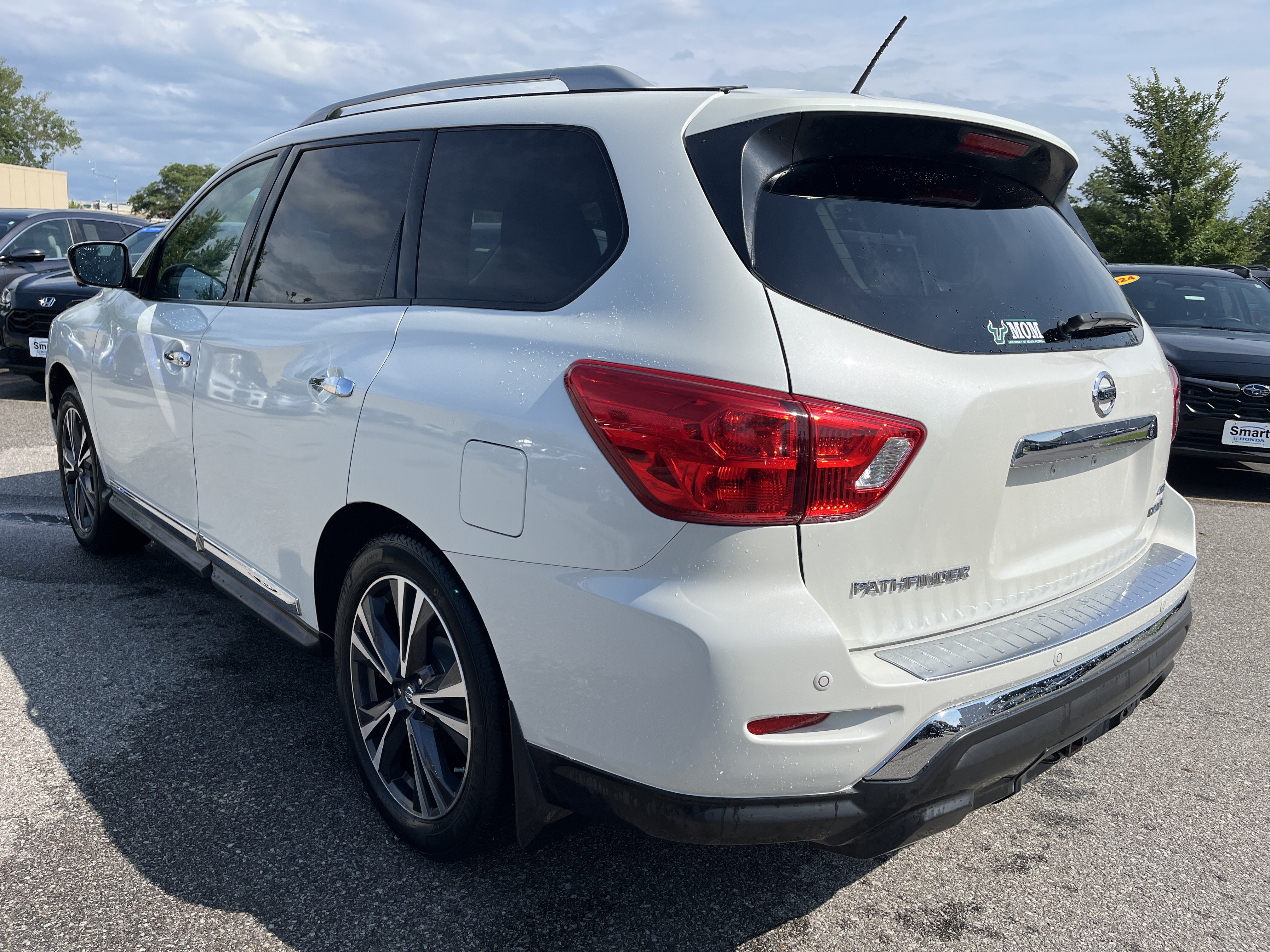 Used 2017 Nissan Pathfinder Platinum w/ Cargo Package AWD/4WD image 6