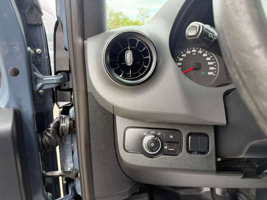Used 2019 Mercedes-Benz Sprinter 170 image 13