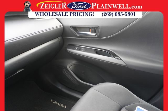 Used 2022 Toyota Venza LE image 31