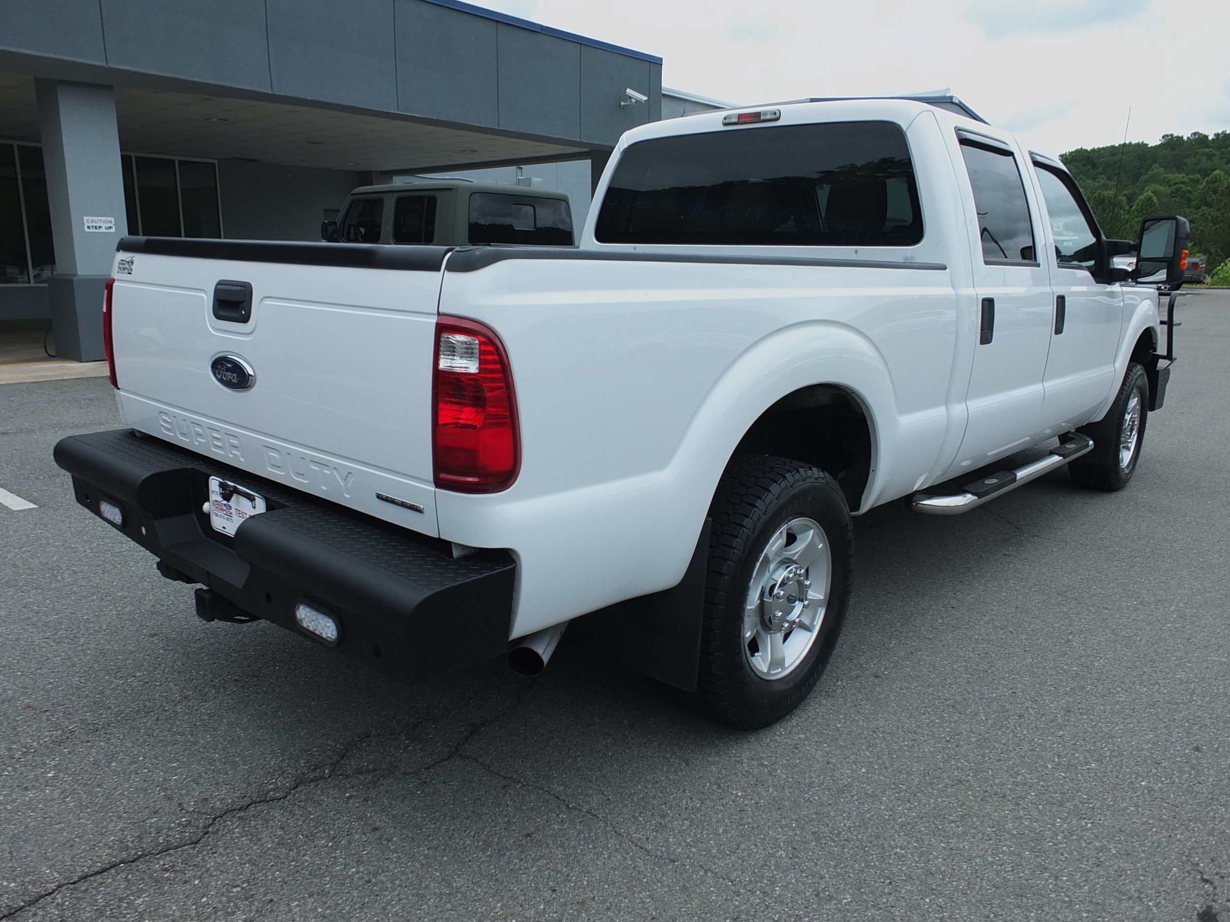 Used 2016 Ford F250 XLT AWD/4WD image 3