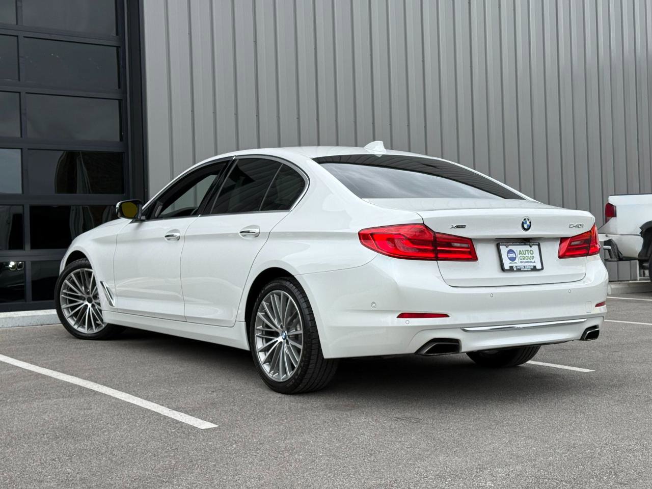 Used 2017 BMW 540i xDrive w/ Sport Package AWD/4WD image 6
