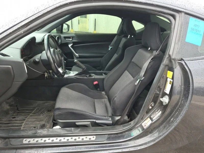 Used 2017 Toyota 86 image 8