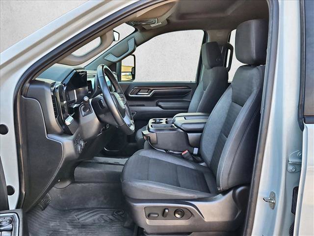 Used 2024 Chevrolet Silverado 2500 LT AWD/4WD image 16