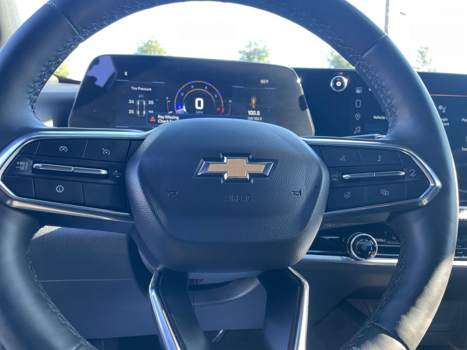 Used 2025 Chevrolet Equinox LT image 28