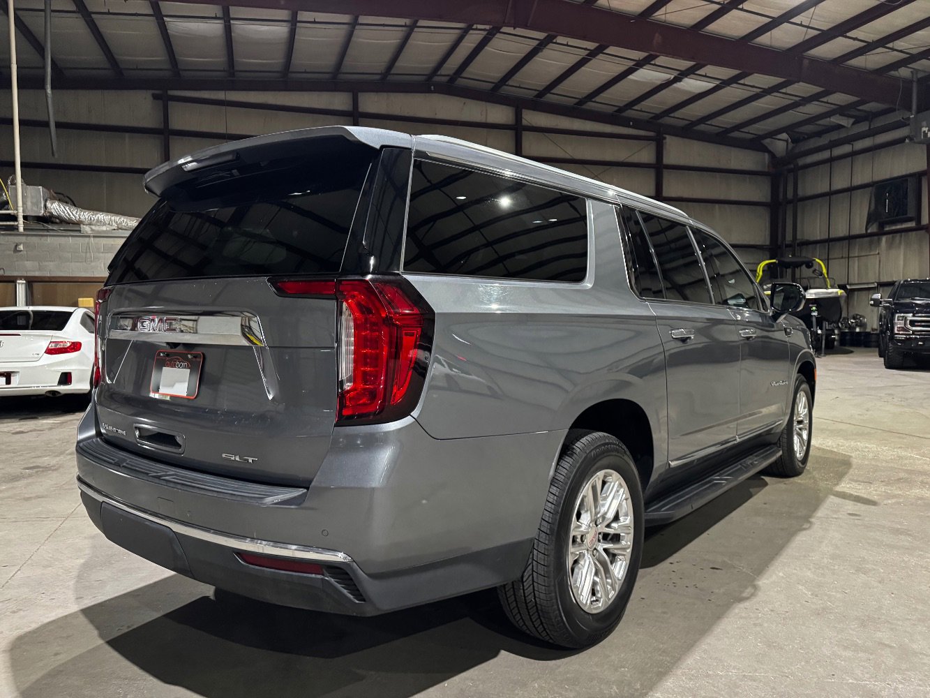 Used 2021 GMC Yukon XL SLT image 5
