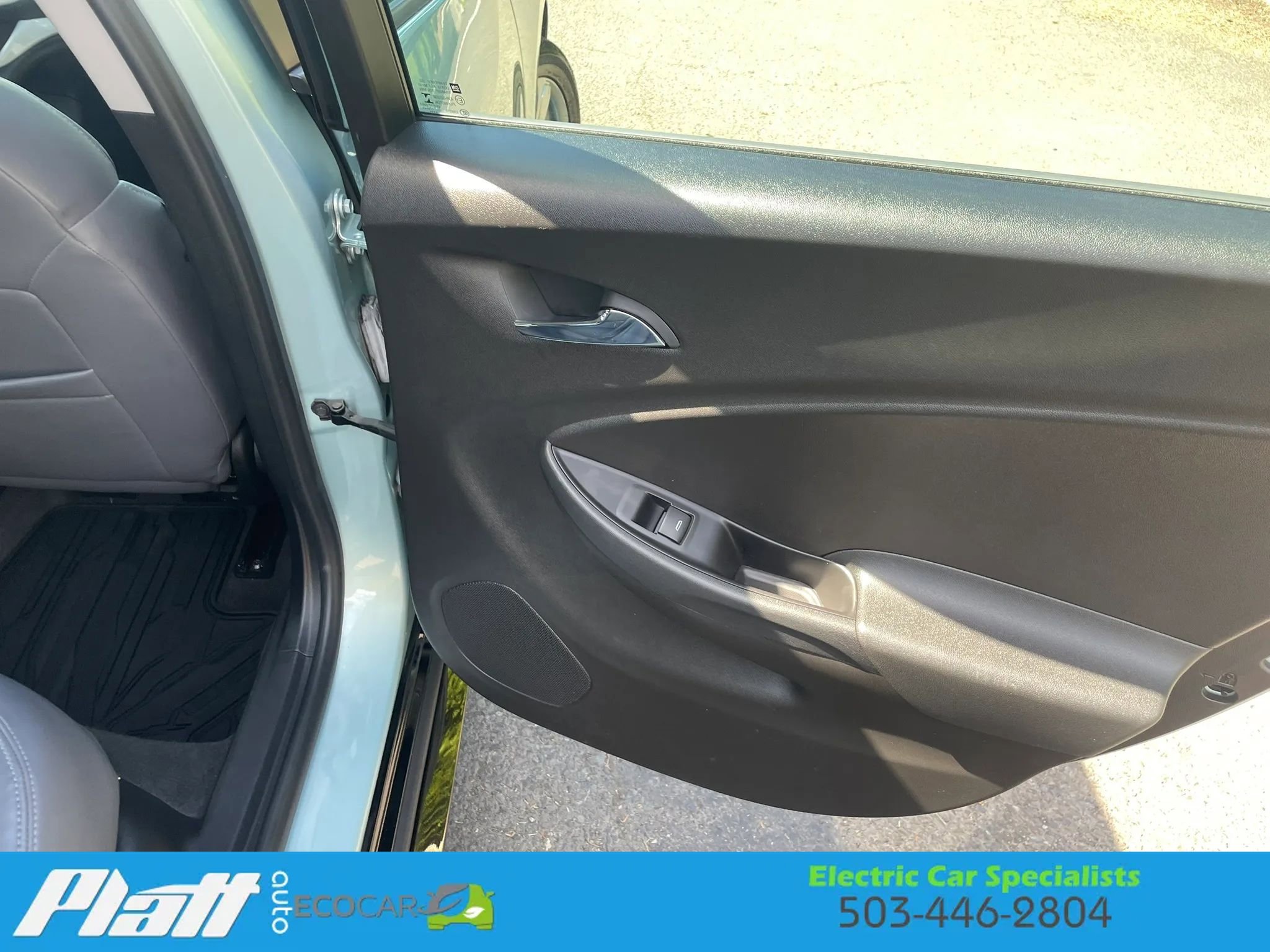 Used 2018 Chevrolet Volt LT w/ Comfort Package FWD image 44