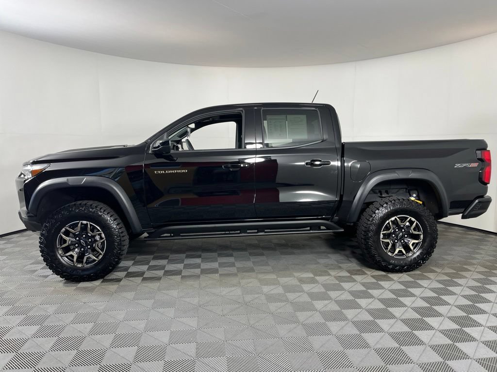 Used 2026 Chevrolet Colorado ZR2 w/ Technology Package AWD/4WD image 11