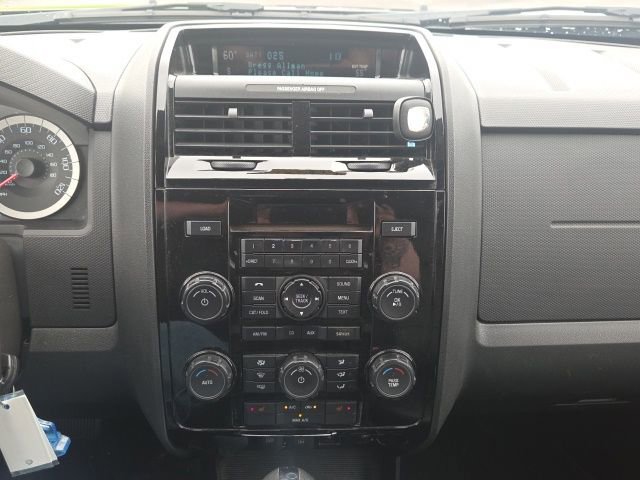 Used 2011 Ford Escape Limited w/ 302A Rapid Spec Order Code FWD image 29