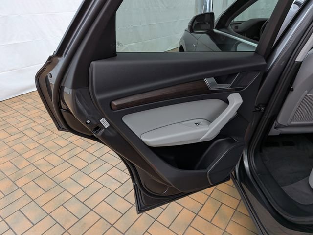 Used 2023 Audi Q5 2.0T Premium AWD/4WD image 21