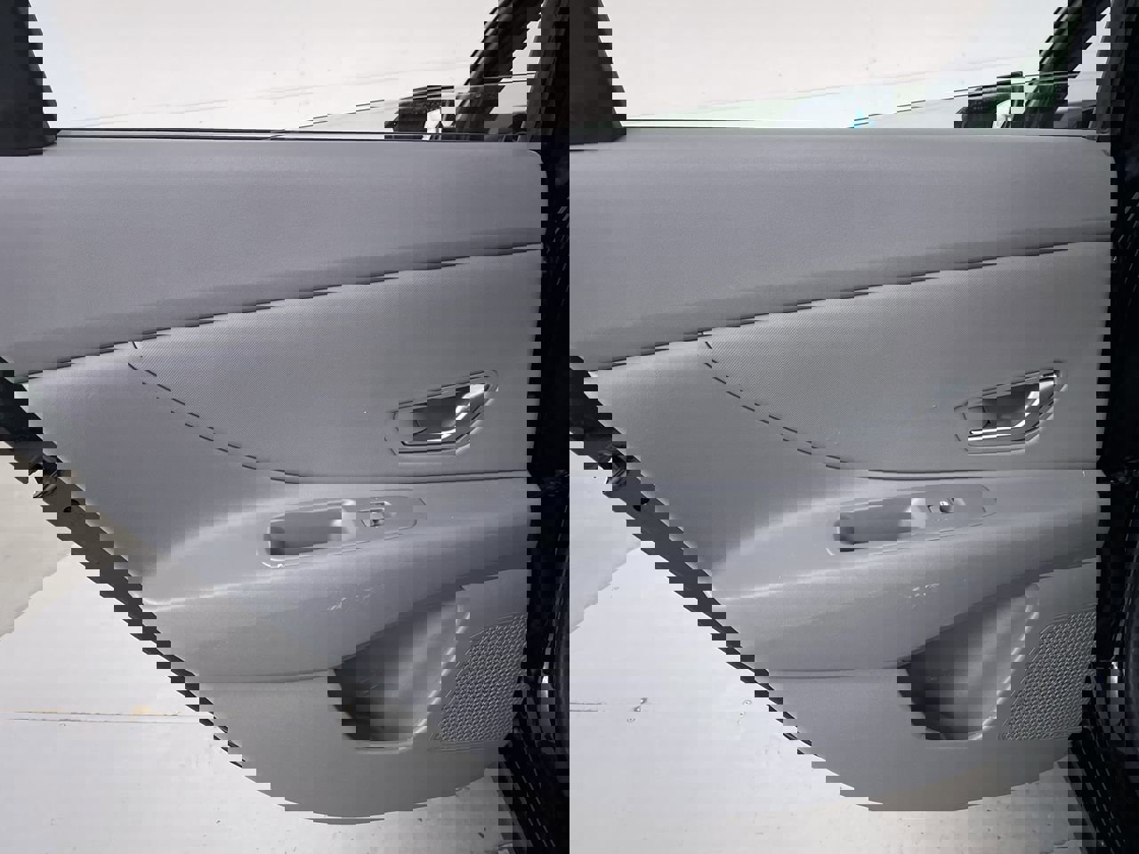 Used 2023 Hyundai Elantra SEL w/ Convenience Package image 19