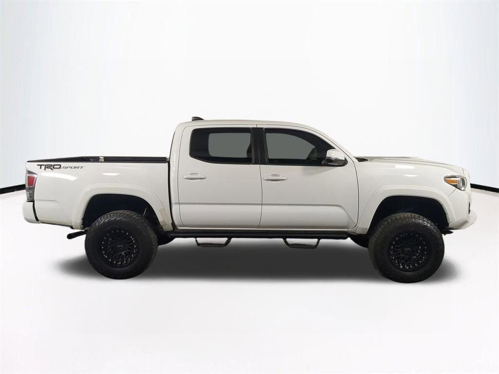 Used 2020 Toyota Tacoma TRD Sport image 4