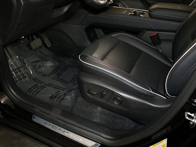 Used 2024 GMC Acadia Denali w/ Super Cruise Package image 27