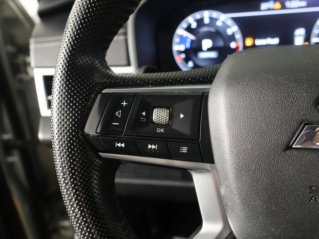 Used 2023 Mitsubishi Outlander SE image 43