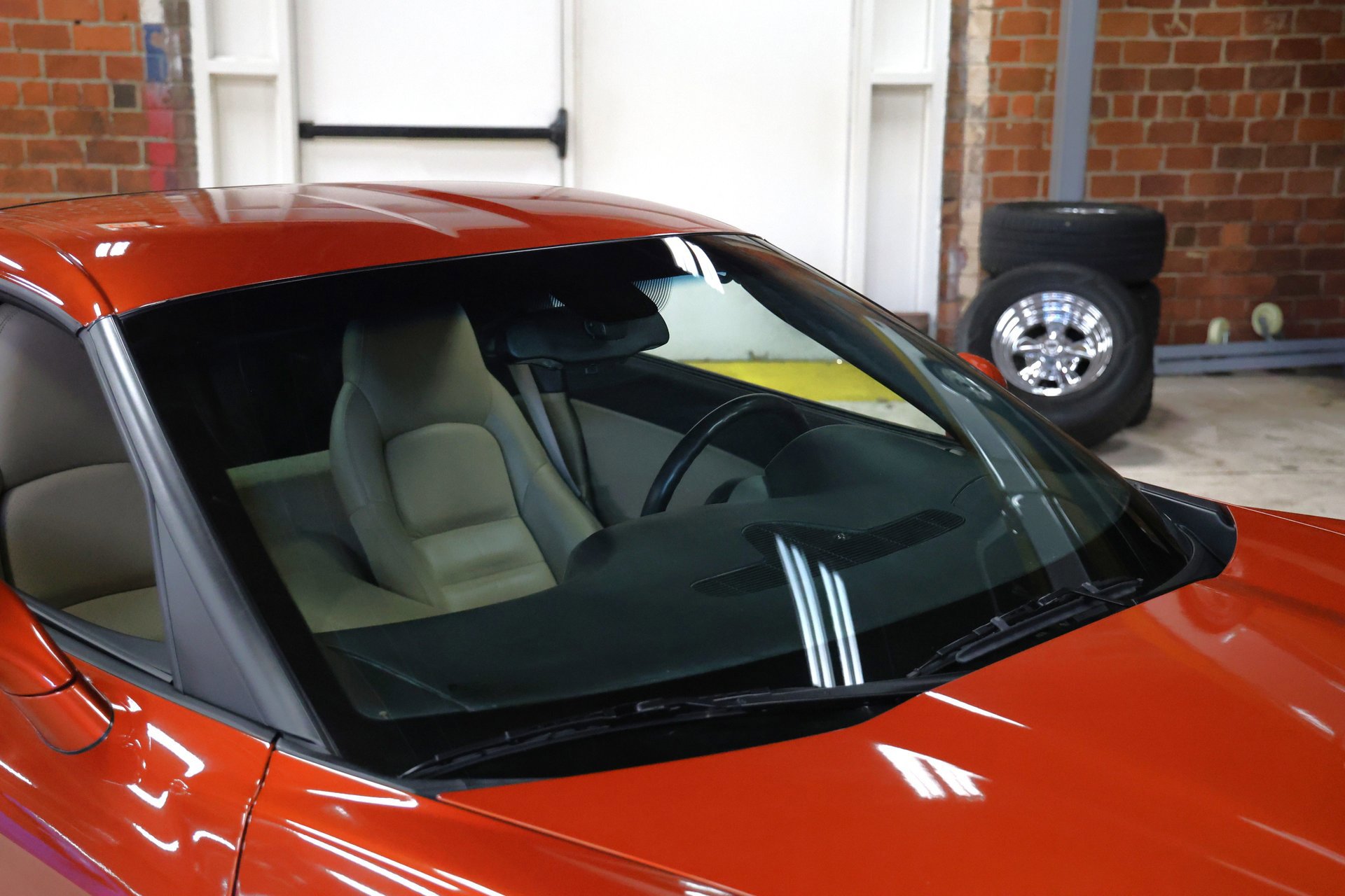 Used 2005 Chevrolet Corvette Coupe w/ Performance Handling Package image 17