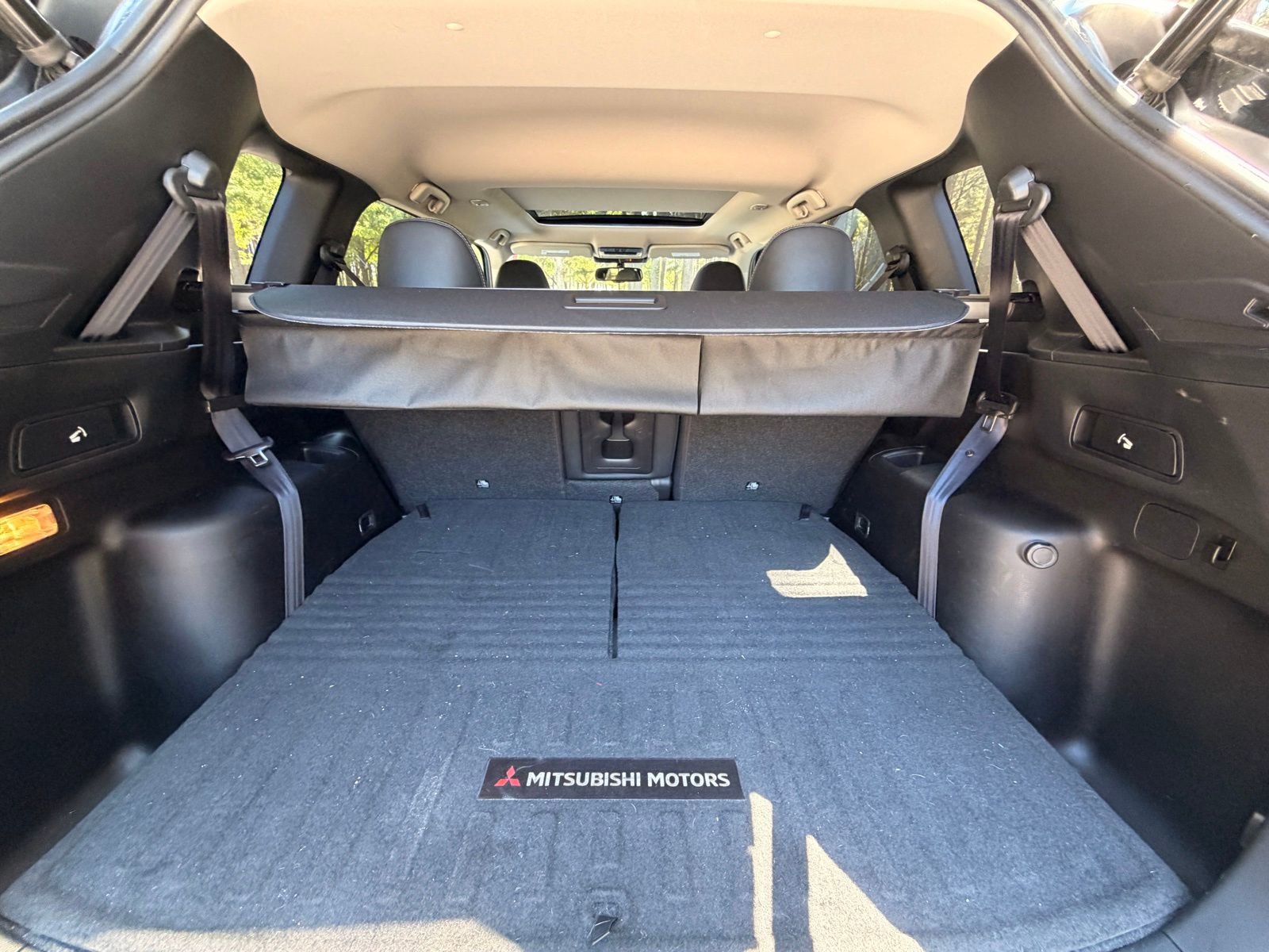 Used 2024 Mitsubishi Outlander AWD image 17