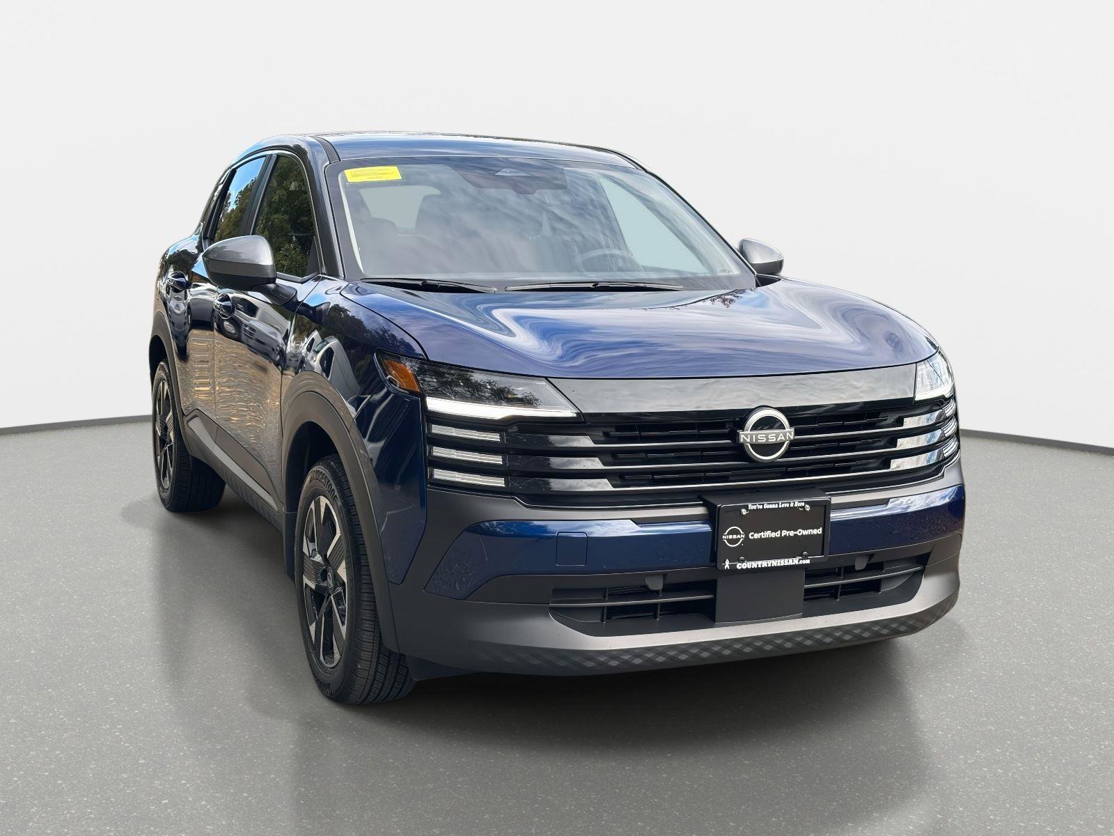 Used 2025 Nissan Kicks SV image 3