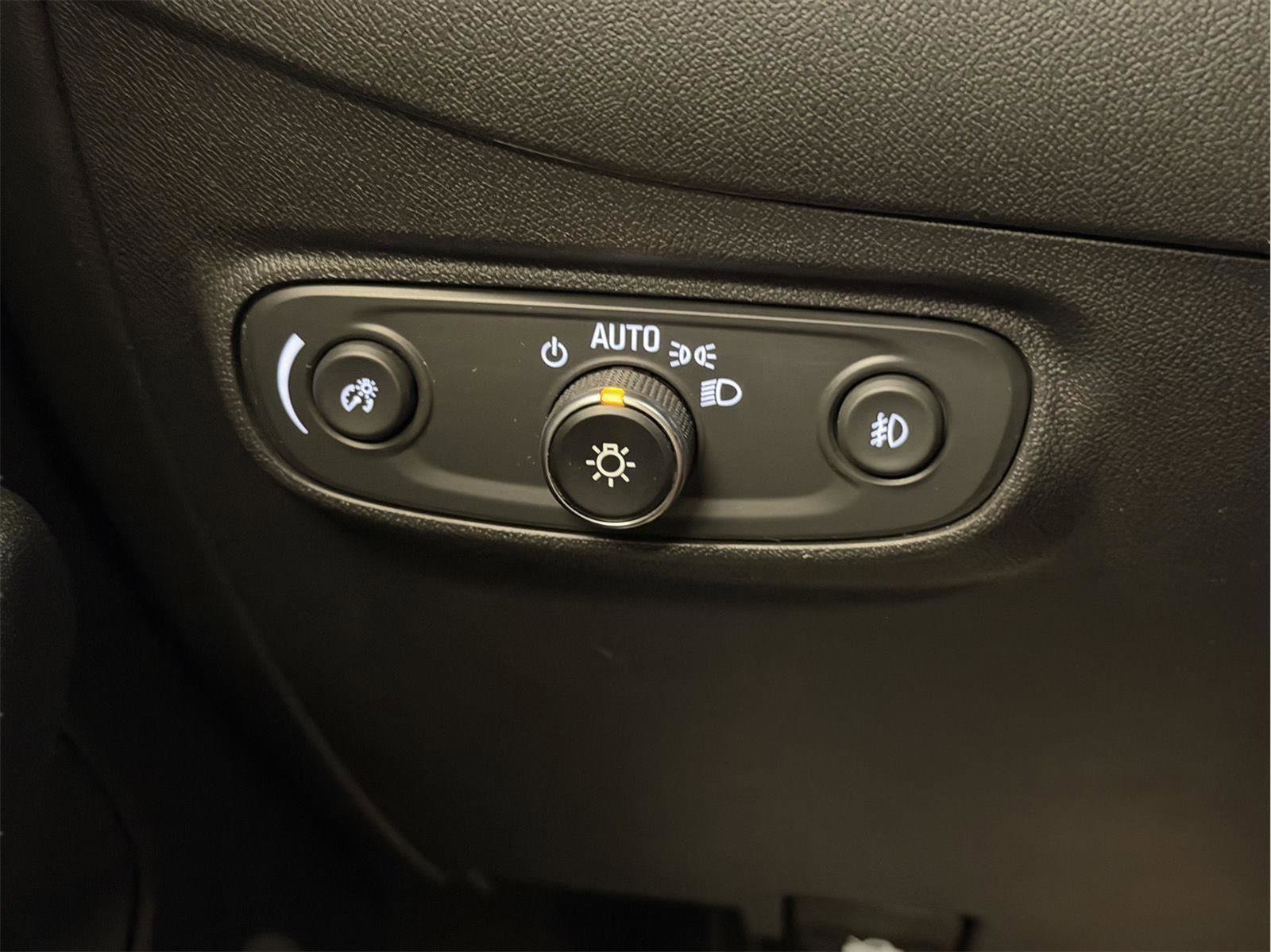 Certified 2024 Chevrolet Equinox Premier image 39