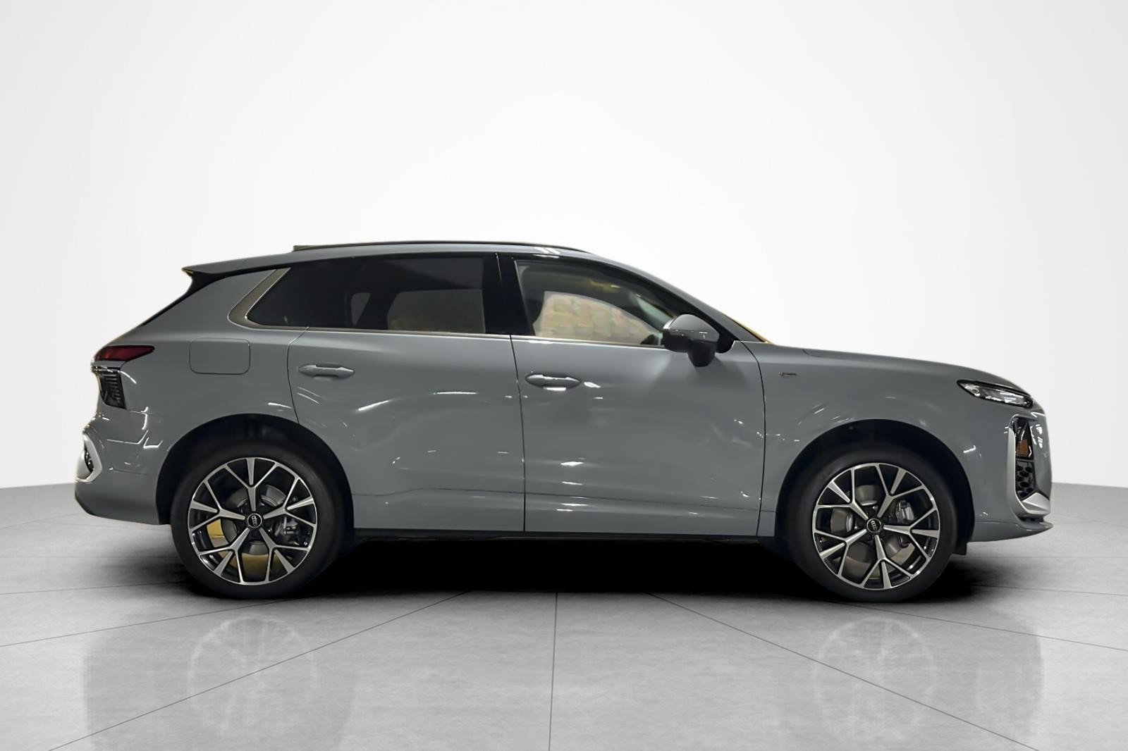 New 2026 Audi Q3 quattro 2.0T AWD/4WD image 7