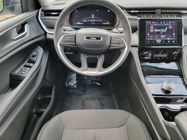 Certified 2023 Jeep Grand Cherokee L Laredo w/ Luxury Tech Group I AWD/4WD image 32