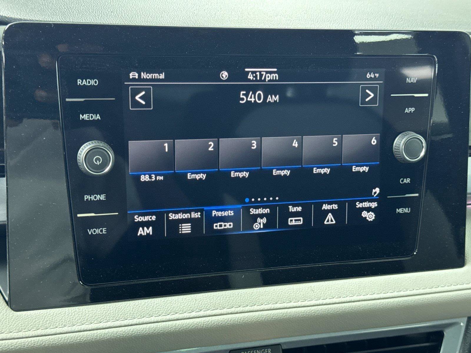 New 2026 Volkswagen Taos SEL AWD/4WD image 17