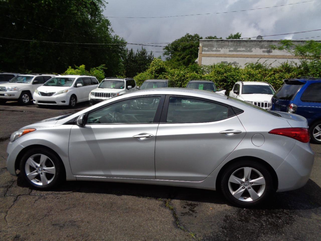 Used 2013 Hyundai Elantra GLS FWD image 8