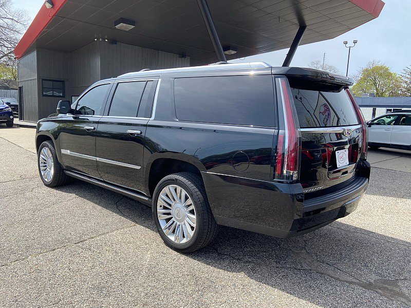 Used 2016 Cadillac Escalade ESV Platinum image 2