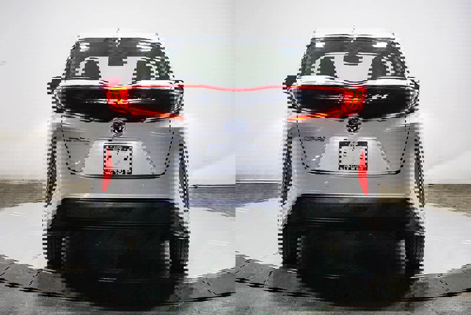 Certified 2019 Toyota Prius Prime Advanced w/ Carpet Mat Package image 10