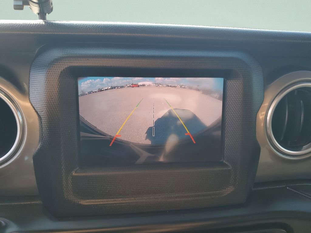 Used 2019 Jeep Wrangler Unlimited Sahara image 17