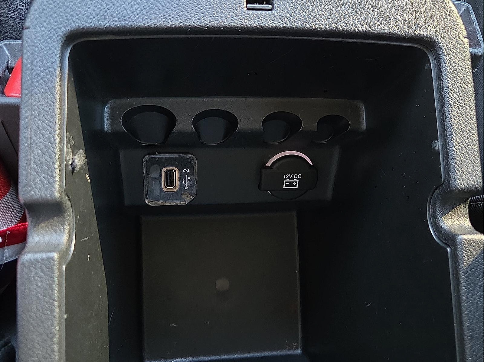 Used 2019 Jeep Cherokee Latitude Plus w/ Comfort/Convenience Group FWD image 22