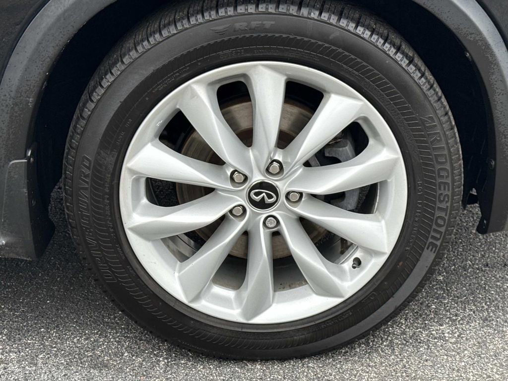 Used 2019 INFINITI QX50 Essential w/ Premium Heat Package image 29